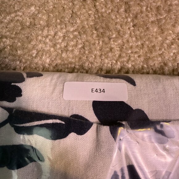 Old Navy Womens Linen Blend Cami Dress white Navy Floral Smocked Back XS E434 - Picture 15 of 15